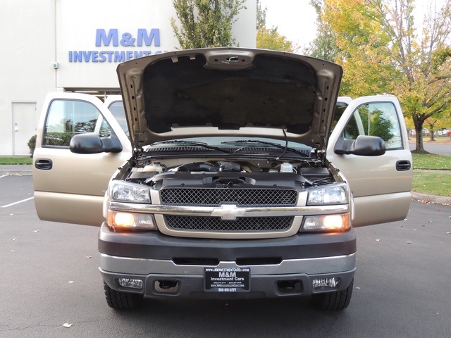 2004 Chevrolet Silverado 2500 LT / 4X4 / 6.6L DIESEL / Leather / DVD / 1-OWNER   - Photo 32 - Portland, OR 97217