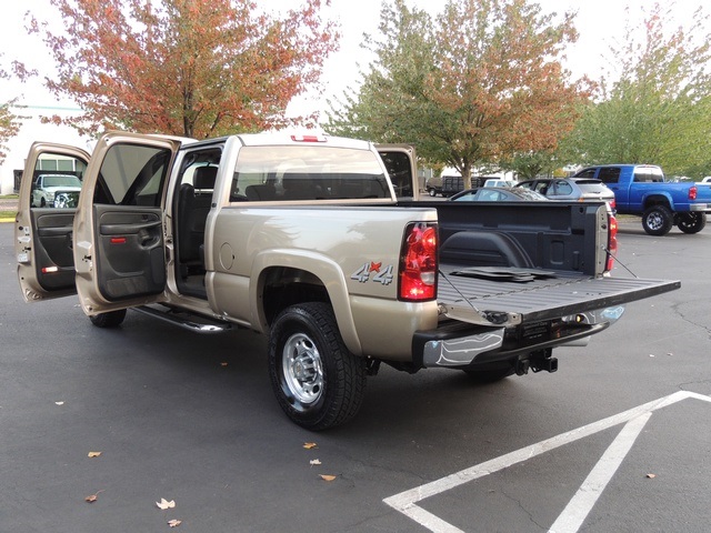 2004 Chevrolet Silverado 2500 LT / 4X4 / 6.6L DIESEL / Leather / DVD / 1-OWNER   - Photo 27 - Portland, OR 97217