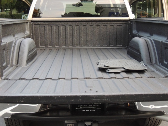 2004 Chevrolet Silverado 2500 LT / 4X4 / 6.6L DIESEL / Leather / DVD / 1-OWNER   - Photo 28 - Portland, OR 97217