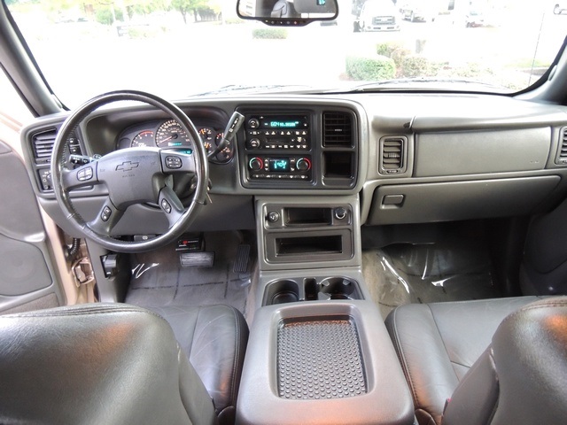 2004 Chevrolet Silverado 2500 LT / 4X4 / 6.6L DIESEL / Leather / DVD / 1-OWNER   - Photo 35 - Portland, OR 97217