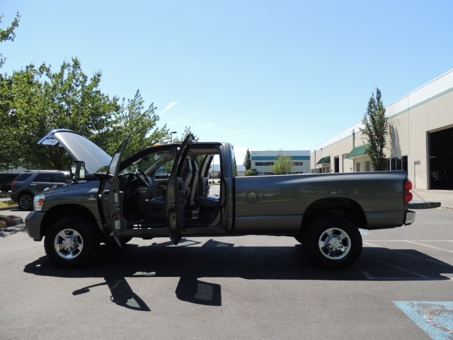 2007 Dodge Ram 3500 Laramie / 4X4 / 6.7L Cummins Diesel / 1-OWNER   - Photo 26 - Portland, OR 97217