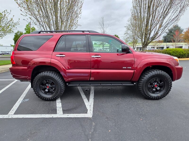 2007 Toyota 4Runner SR5 V6 4.0L / 4X4 / DIFF LOCK / BRAND NEW TIRES  / BRAND NEW LIFT - Photo 4 - Portland, OR 97217