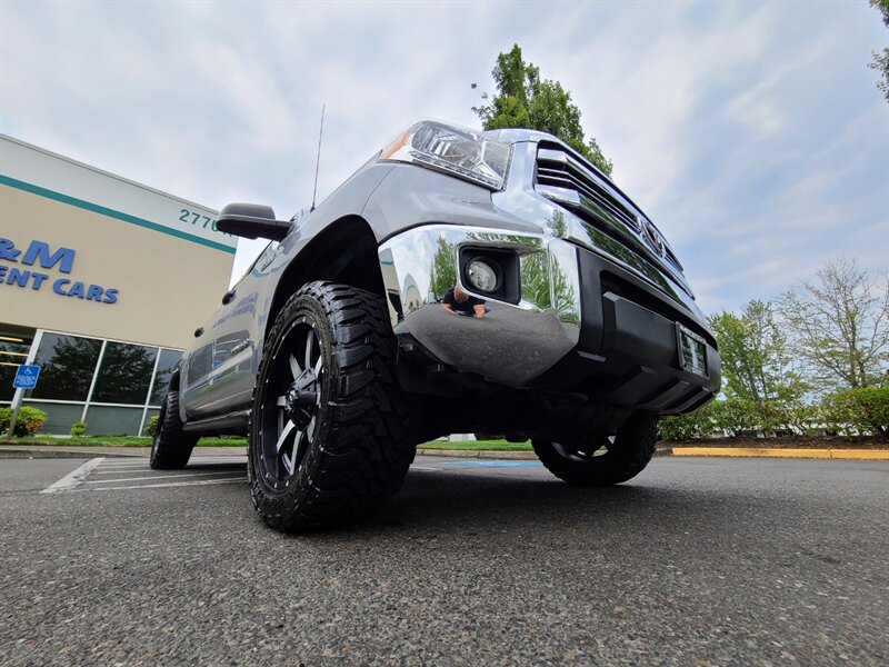 2017 Toyota Tundra Crew Max 5.7L V8 / 4X4 / TRD OFF ROAD / LIFTED  / FUEL WHEELS / TOYO TIRES / Factory Warranty / ONLY 37K Miles - Photo 10 - Portland, OR 97217