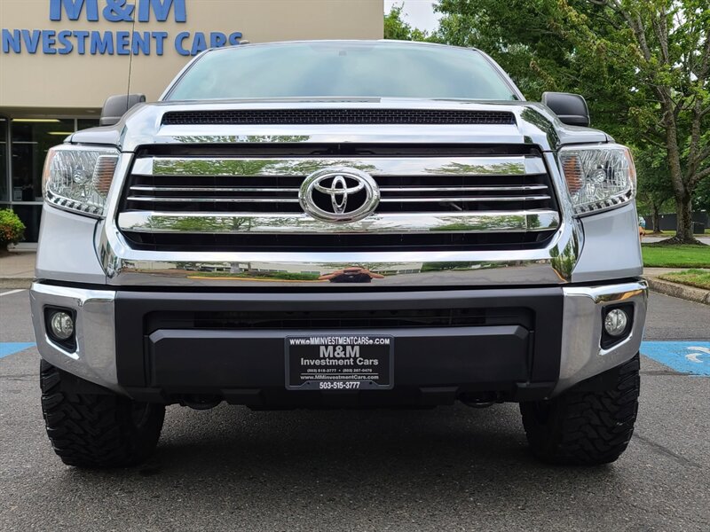 2017 Toyota Tundra Crew Max 5.7L V8 / 4X4 / TRD OFF ROAD / LIFTED  / FUEL WHEELS / TOYO TIRES / Factory Warranty / ONLY 37K Miles - Photo 6 - Portland, OR 97217