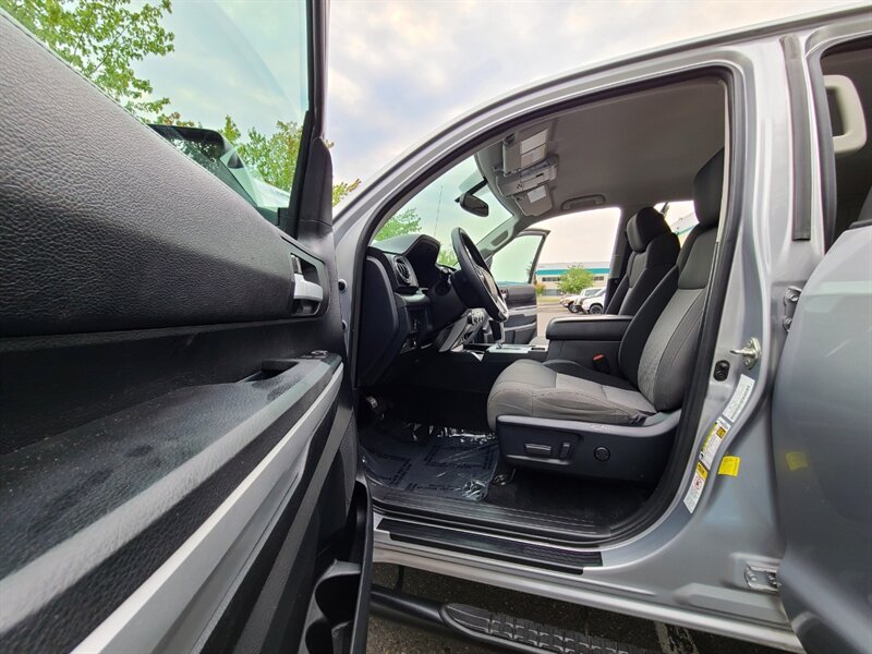 2017 Toyota Tundra Crew Max 5.7L V8 / 4X4 / TRD OFF ROAD / LIFTED  / FUEL WHEELS / TOYO TIRES / Factory Warranty / ONLY 37K Miles - Photo 13 - Portland, OR 97217