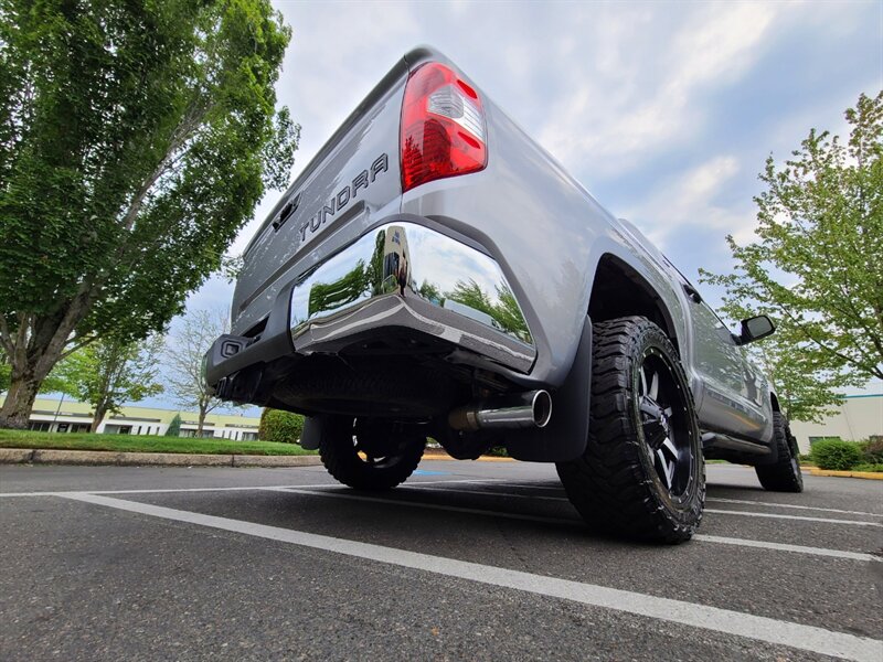 2017 Toyota Tundra Crew Max 5.7L V8 / 4X4 / TRD OFF ROAD / LIFTED  / FUEL WHEELS / TOYO TIRES / Factory Warranty / ONLY 37K Miles - Photo 12 - Portland, OR 97217