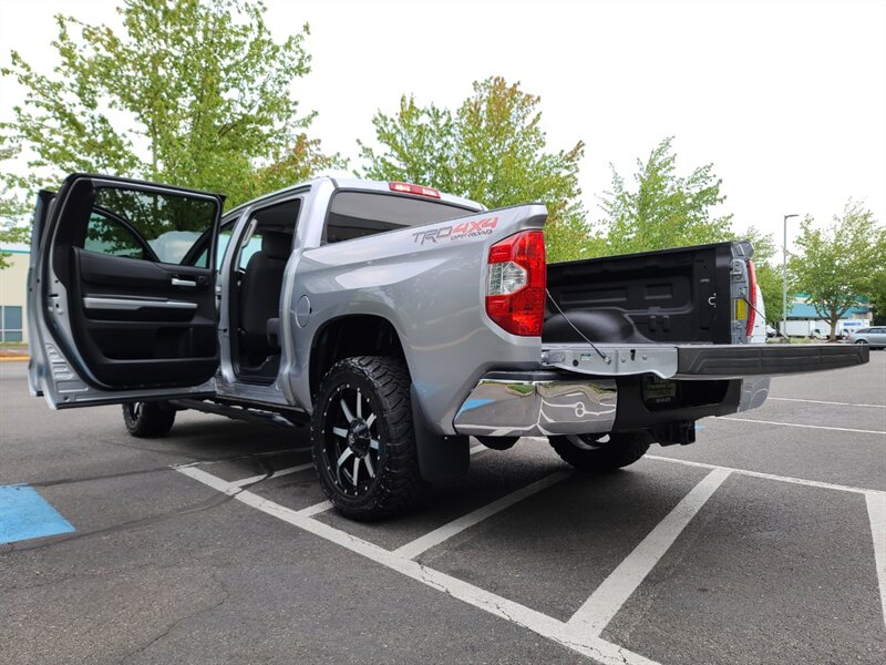 2017 Toyota Tundra Crew Max 5.7L V8 / 4X4 / TRD OFF ROAD / LIFTED  / FUEL WHEELS / TOYO TIRES / Factory Warranty / ONLY 37K Miles - Photo 30 - Portland, OR 97217