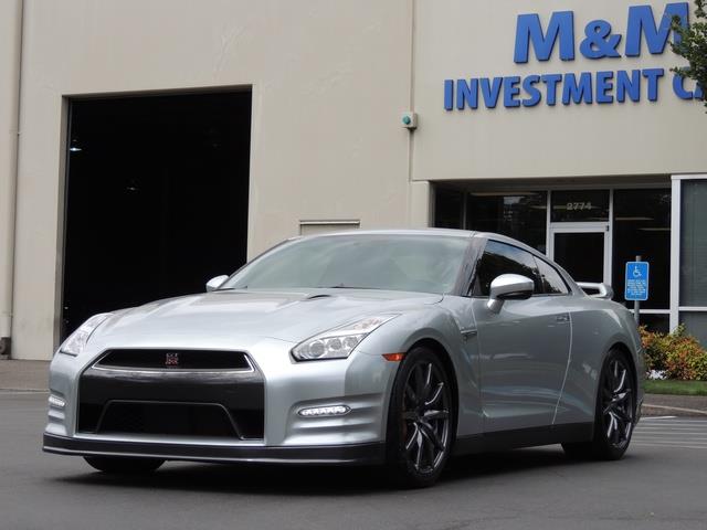 2015 Nissan GT-R Premium / Coupe Twin Turbo / 1-OWNER / 10K MILES   - Photo 44 - Portland, OR 97217