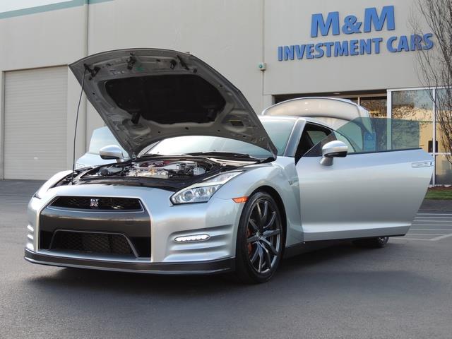 2015 Nissan GT-R Premium / Coupe Twin Turbo / 1-OWNER / 10K MILES   - Photo 25 - Portland, OR 97217