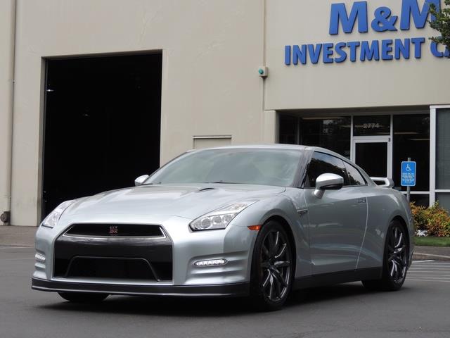 2015 Nissan GT-R Premium / Coupe Twin Turbo / 1-OWNER / 10K MILES   - Photo 43 - Portland, OR 97217