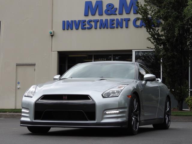 2015 Nissan GT-R Premium / Coupe Twin Turbo / 1-OWNER / 10K MILES   - Photo 48 - Portland, OR 97217