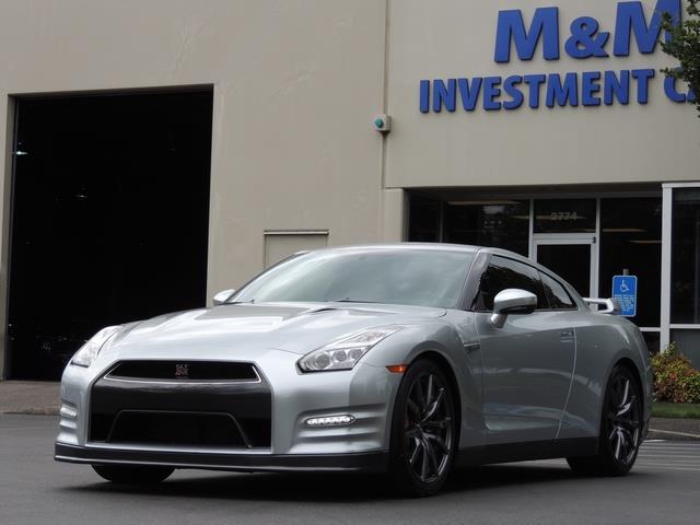 2015 Nissan GT-R Premium / Coupe Twin Turbo / 1-OWNER / 10K MILES   - Photo 45 - Portland, OR 97217