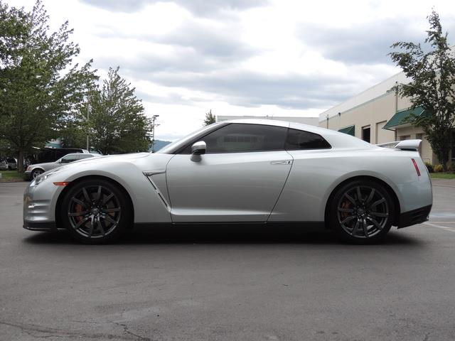 2015 Nissan GT-R Premium / Coupe Twin Turbo / 1-OWNER / 10K MILES   - Photo 51 - Portland, OR 97217