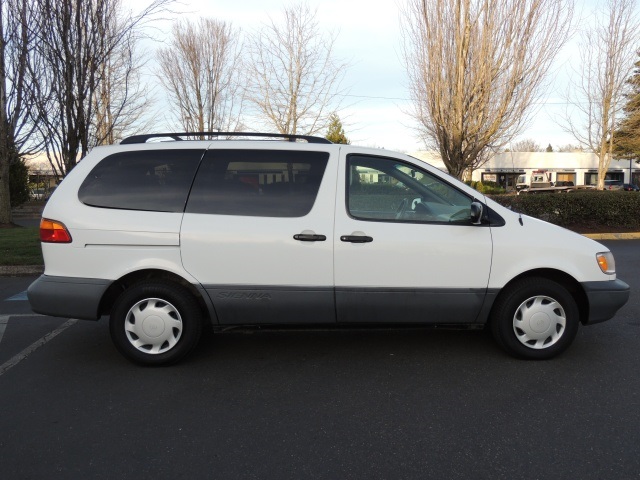 2000 Toyota Sienna CE   - Photo 4 - Portland, OR 97217