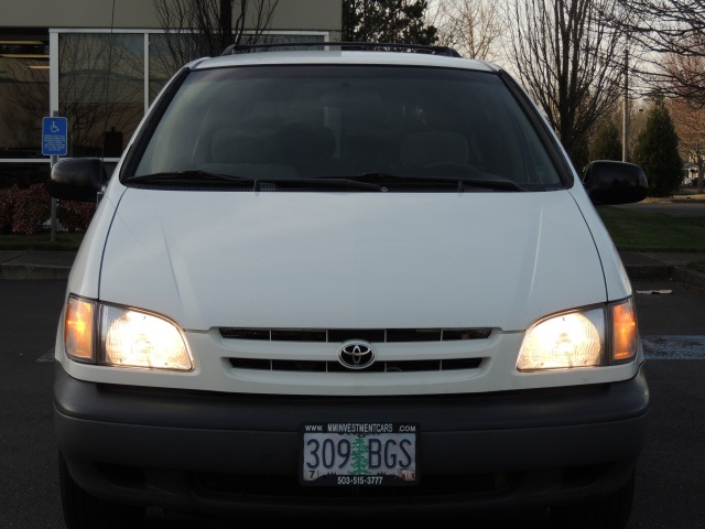 2000 Toyota Sienna CE   - Photo 5 - Portland, OR 97217