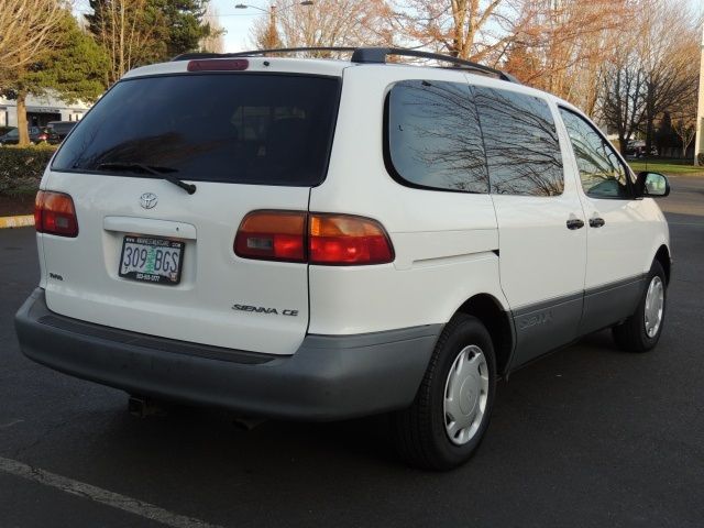 2000 Toyota Sienna CE   - Photo 8 - Portland, OR 97217