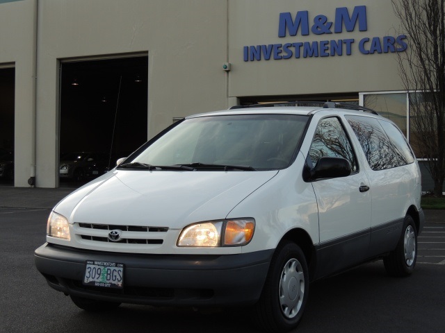 2000 Toyota Sienna CE   - Photo 1 - Portland, OR 97217