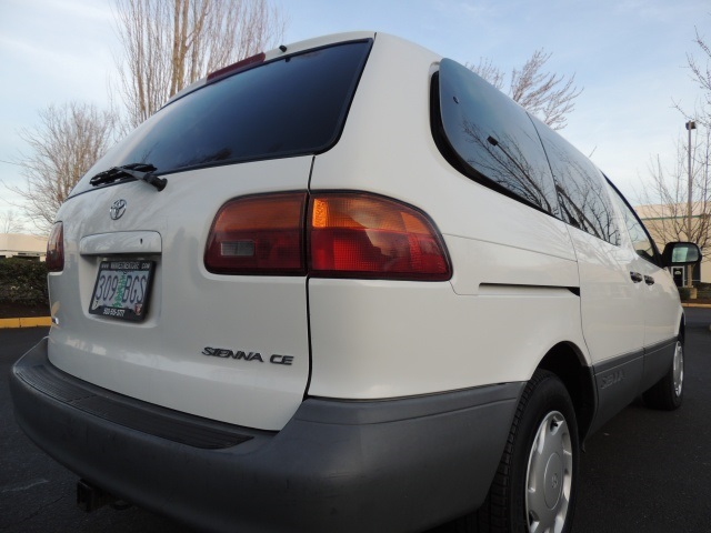 2000 Toyota Sienna CE   - Photo 12 - Portland, OR 97217