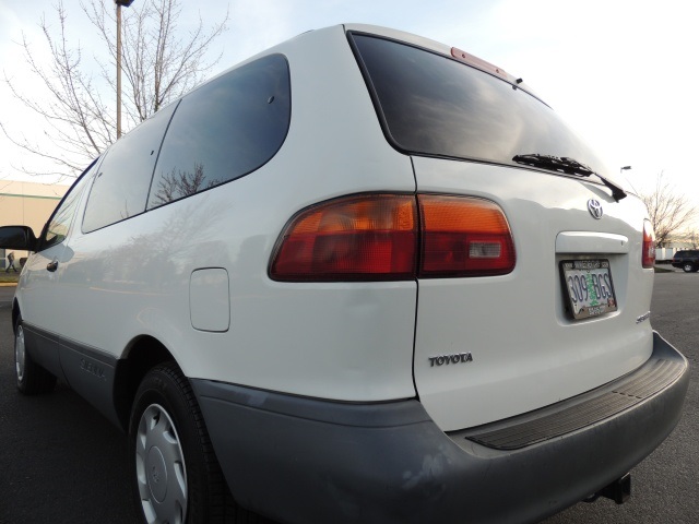 2000 Toyota Sienna CE   - Photo 11 - Portland, OR 97217