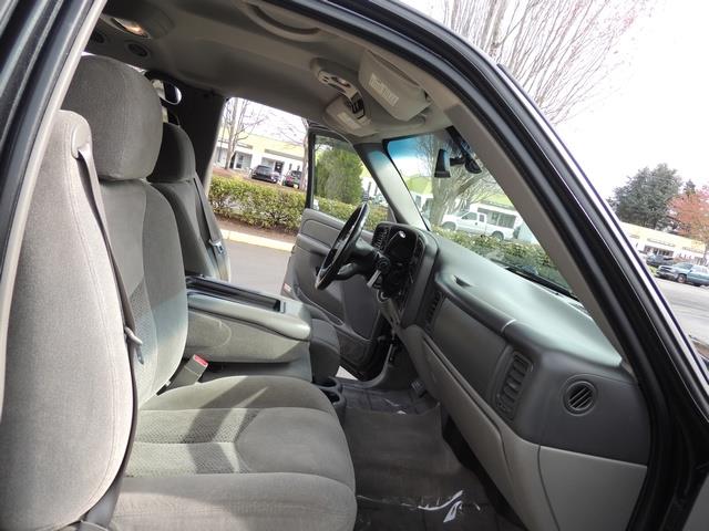 2005 Chevrolet Tahoe LS / 4WD / Third Seat / Rear DVD / 8 Passenger   - Photo 17 - Portland, OR 97217