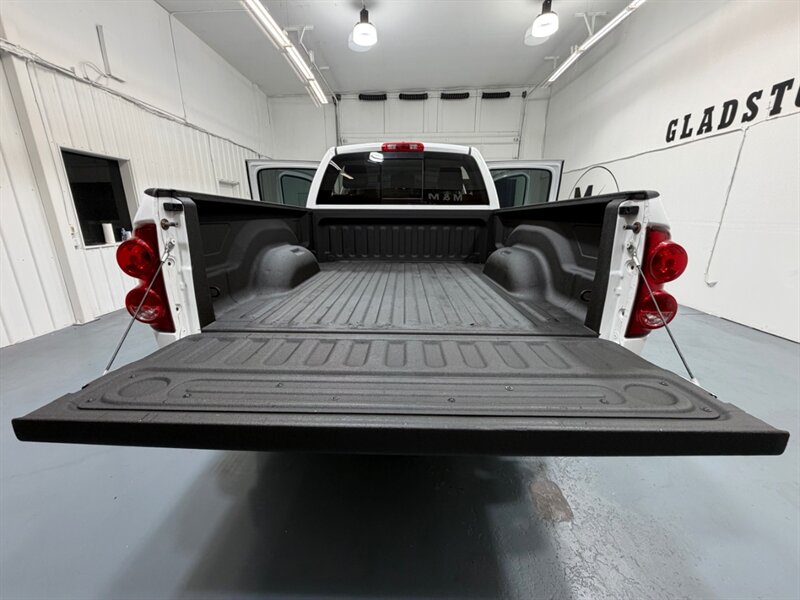 2007 Dodge Ram 1500 Laramie Mega Cab 4X4 5.7L V8 HEMI /1-OWNER /ZERO RUST / NEW TIRES - Photo 10 - Gladstone, OR 97027