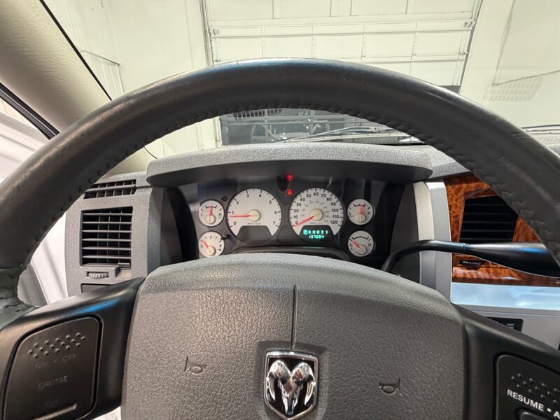 2007 Dodge Ram 1500 Laramie Mega Cab 4X4 5.7L V8 HEMI /1-OWNER /ZERO RUST / NEW TIRES - Photo 42 - Gladstone, OR 97027