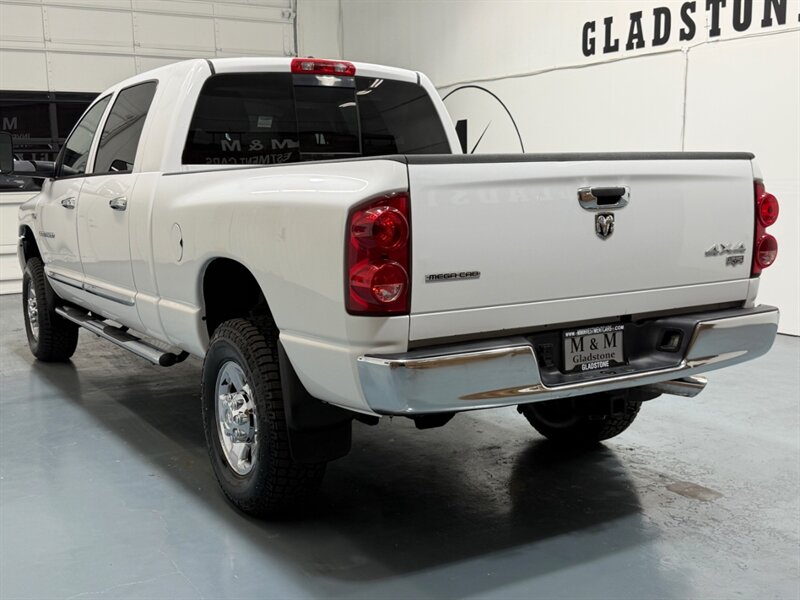 2007 Dodge Ram 1500 Laramie Mega Cab 4X4 5.7L V8 HEMI /1-OWNER /ZERO RUST / NEW TIRES - Photo 7 - Gladstone, OR 97027