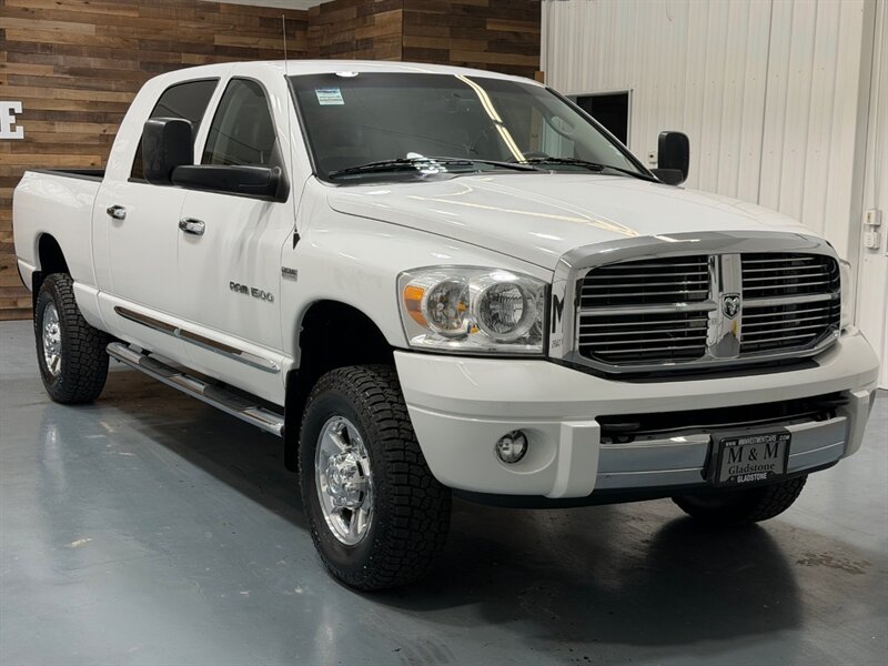 2007 Dodge Ram 1500 Laramie Mega Cab 4X4 5.7L V8 HEMI /1-OWNER /ZERO RUST / NEW TIRES - Photo 2 - Gladstone, OR 97027