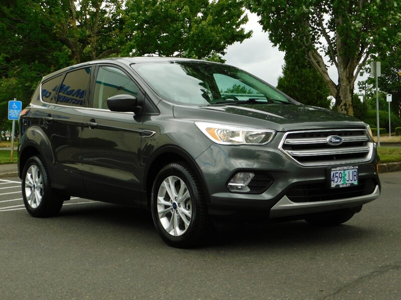 2017 Ford Escape SE / AWD / 1-OWNER / Backup Camera / Excel Cond   - Photo 2 - Portland, OR 97217