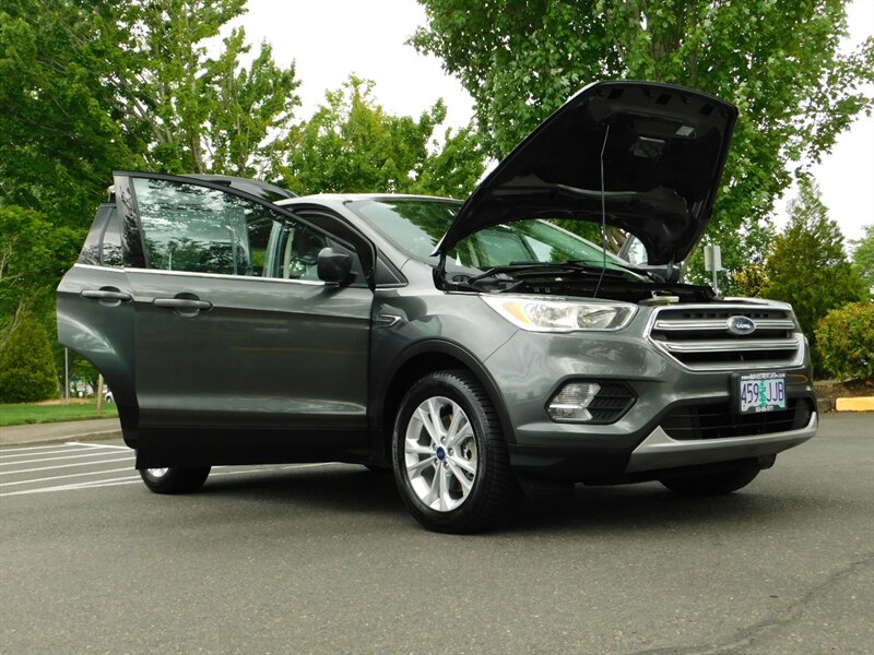 2017 Ford Escape SE / AWD / 1-OWNER / Backup Camera / Excel Cond   - Photo 31 - Portland, OR 97217