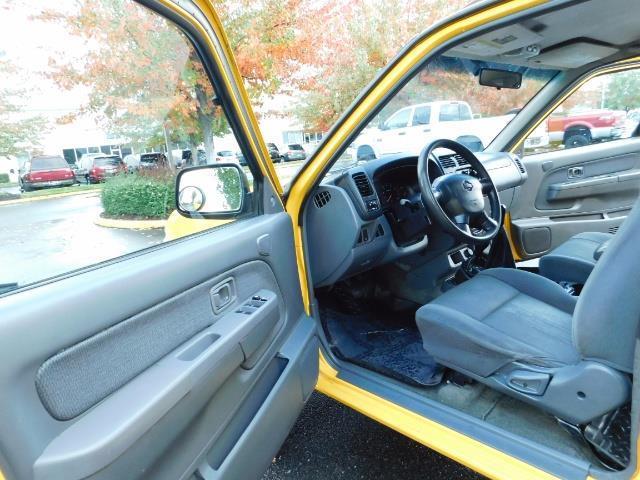 2001 Nissan Frontier XE 4-dr / OFF ROAD 4X4 / Crew Cab / V6 / MANUAL !!   - Photo 13 - Portland, OR 97217