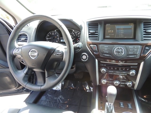 2013 Nissan Pathfinder SL / AWD / Leather / Back Up camera / 17K MILES   - Photo 36 - Portland, OR 97217