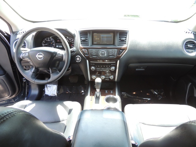 2013 Nissan Pathfinder SL / AWD / Leather / Back Up camera / 17K MILES   - Photo 20 - Portland, OR 97217