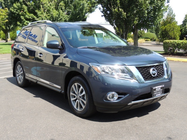 2013 Nissan Pathfinder SL / AWD / Leather / Back Up camera / 17K MILES   - Photo 2 - Portland, OR 97217