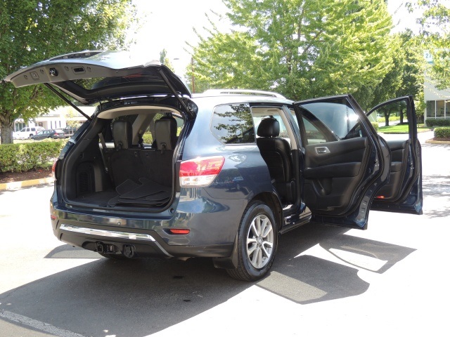 2013 Nissan Pathfinder SL / AWD / Leather / Back Up camera / 17K MILES   - Photo 29 - Portland, OR 97217