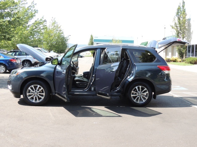 2013 Nissan Pathfinder SL / AWD / Leather / Back Up camera / 17K MILES   - Photo 26 - Portland, OR 97217