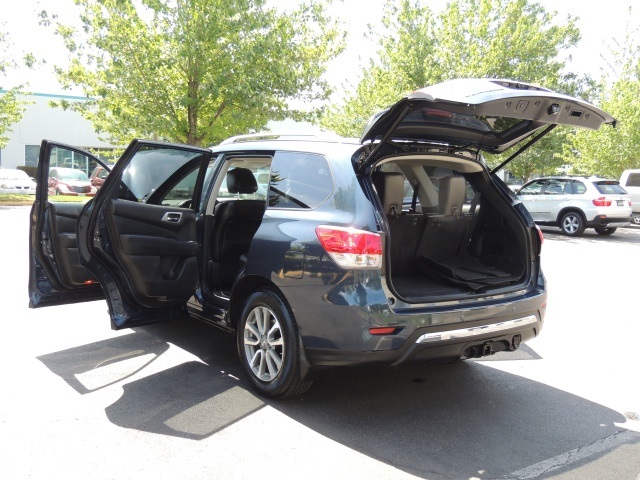 2013 Nissan Pathfinder SL / AWD / Leather / Back Up camera / 17K MILES   - Photo 27 - Portland, OR 97217