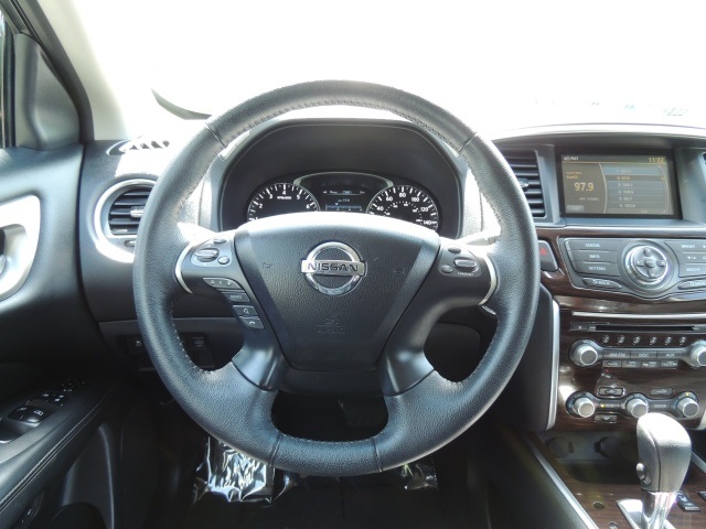 2013 Nissan Pathfinder SL / AWD / Leather / Back Up camera / 17K MILES   - Photo 37 - Portland, OR 97217