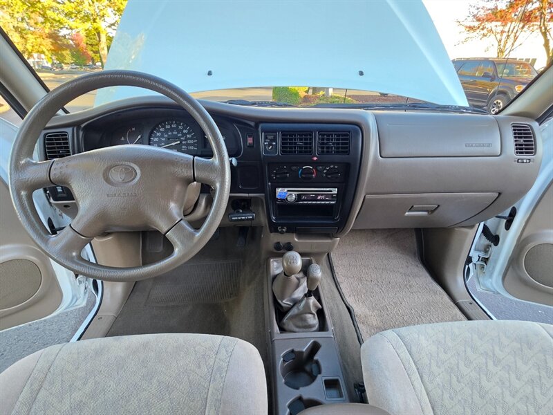 2001 Toyota Tacoma SINGLE CAB 4-CYL 2.7L / 4X4 / 5-SPEED / 1-OWNER / MANUAL TRANSMISSION / 165K MILES / NEW LIFT + WHEELS + TIRES / IMMACULATE - Photo 13 - Portland, OR 97217
