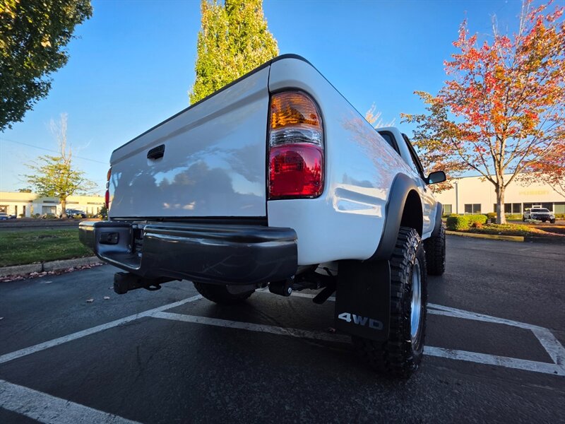 2001 Toyota Tacoma SINGLE CAB 4-CYL 2.7L / 4X4 / 5-SPEED / 1-OWNER / MANUAL TRANSMISSION / 165K MILES / NEW LIFT + WHEELS + TIRES / IMMACULATE - Photo 12 - Portland, OR 97217