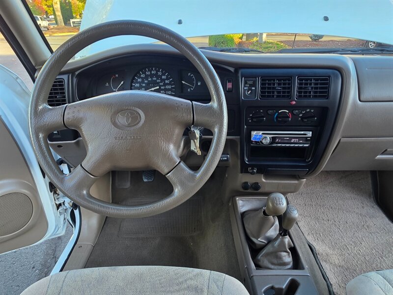 2001 Toyota Tacoma SINGLE CAB 4-CYL 2.7L / 4X4 / 5-SPEED / 1-OWNER / MANUAL TRANSMISSION / 165K MILES / NEW LIFT + WHEELS + TIRES / IMMACULATE - Photo 35 - Portland, OR 97217