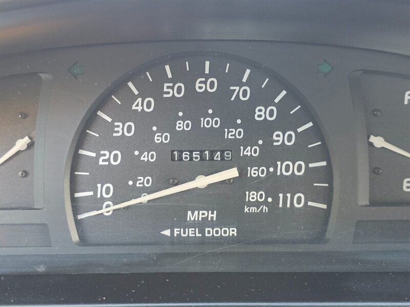 2001 Toyota Tacoma SINGLE CAB 4-CYL 2.7L / 4X4 / 5-SPEED / 1-OWNER / MANUAL TRANSMISSION / 165K MILES / NEW LIFT + WHEELS + TIRES / IMMACULATE - Photo 17 - Portland, OR 97217
