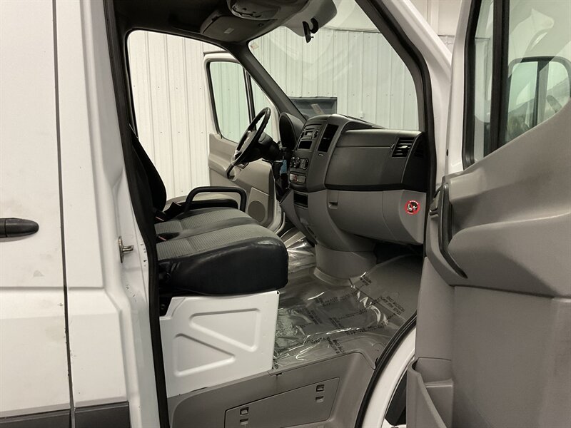 2008 Dodge Sprinter Cargo 2500 / Cargo Van / 3.0L DIESEL / 46,000 MILES  144 " WB / 1-OWNER LOCAL VAN /LEATHER SEATS / SUPER CLEAN / SPRINTER 2500 CARGO VAN - Photo 17 - Gladstone, OR 97027