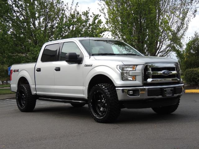 2016 Ford F-150 XLT / 4X4 / Crew Cab / 8Cyl / 18K MILES/ LIFTED