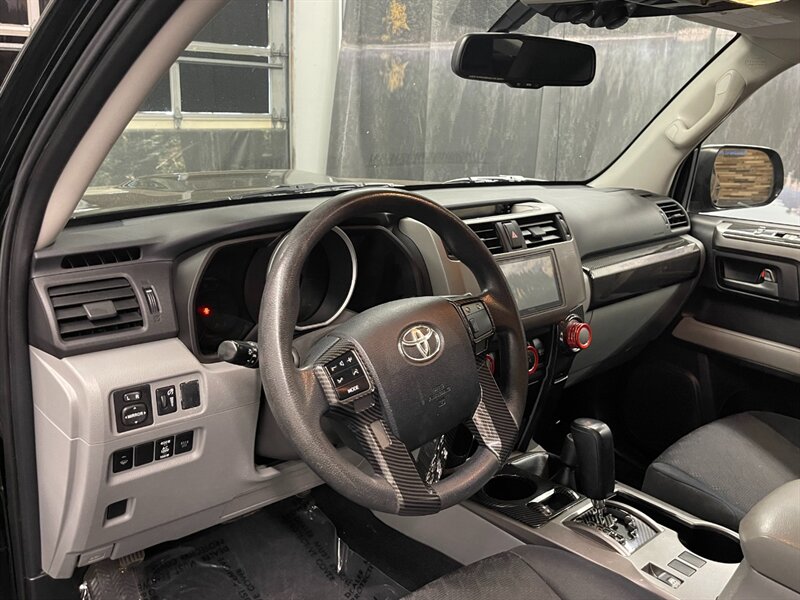 2010 Toyota 4Runner   - Photo 16 - Gladstone, OR 97027