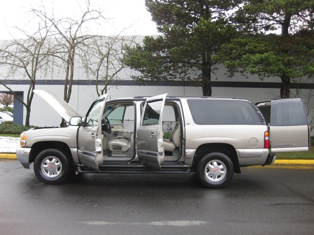 2002 GMC Yukon XL 1500 SLT/ 4WD/ Leather/3rd Seat   - Photo 9 - Portland, OR 97217