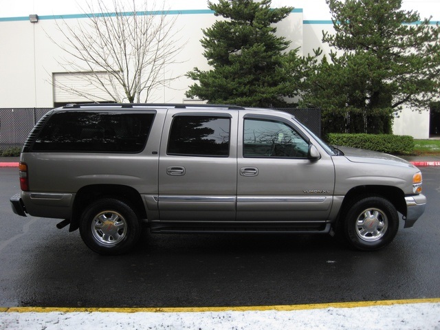 2002 GMC Yukon XL 1500 SLT/ 4WD/ Leather/3rd Seat   - Photo 6 - Portland, OR 97217