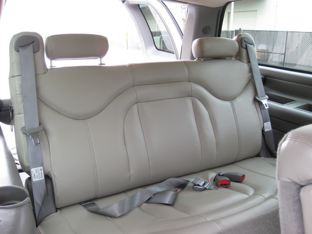 2002 GMC Yukon XL 1500 SLT/ 4WD/ Leather/3rd Seat   - Photo 27 - Portland, OR 97217