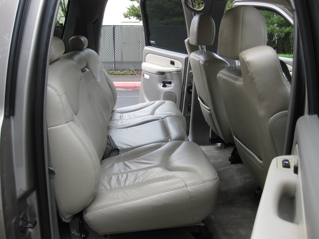 2002 GMC Yukon XL 1500 SLT/ 4WD/ Leather/3rd Seat   - Photo 25 - Portland, OR 97217