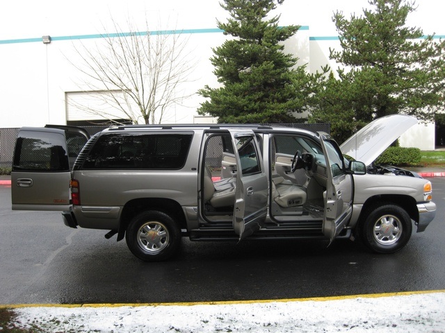 2002 GMC Yukon XL 1500 SLT/ 4WD/ Leather/3rd Seat   - Photo 13 - Portland, OR 97217